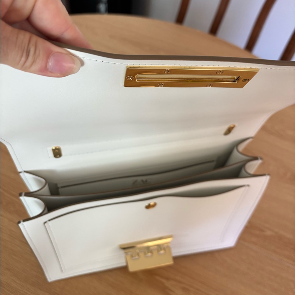 Zac Posen White Leather Shoulder Bag with Gold Floral Studs and Pearl Centers - Picture 5 of 11